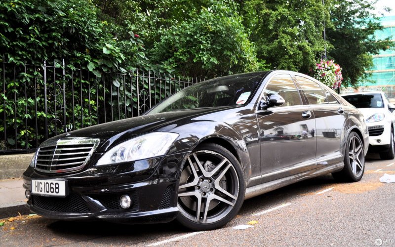 Мерседес s63 AMG 221