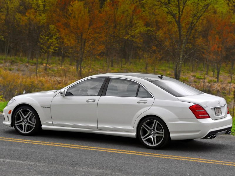 Mercedes Benz w221 AMG