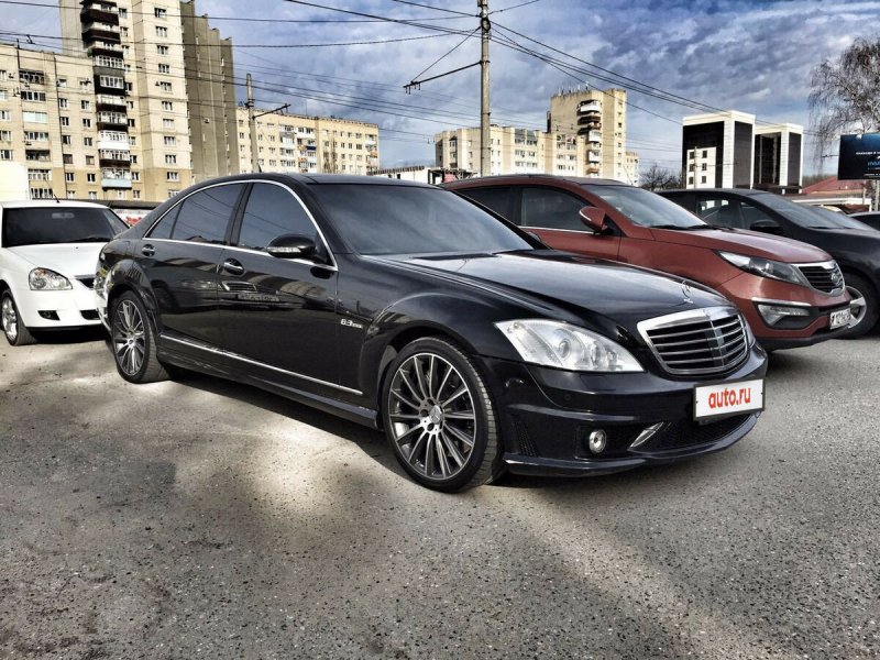 W221 s63 AMG Black