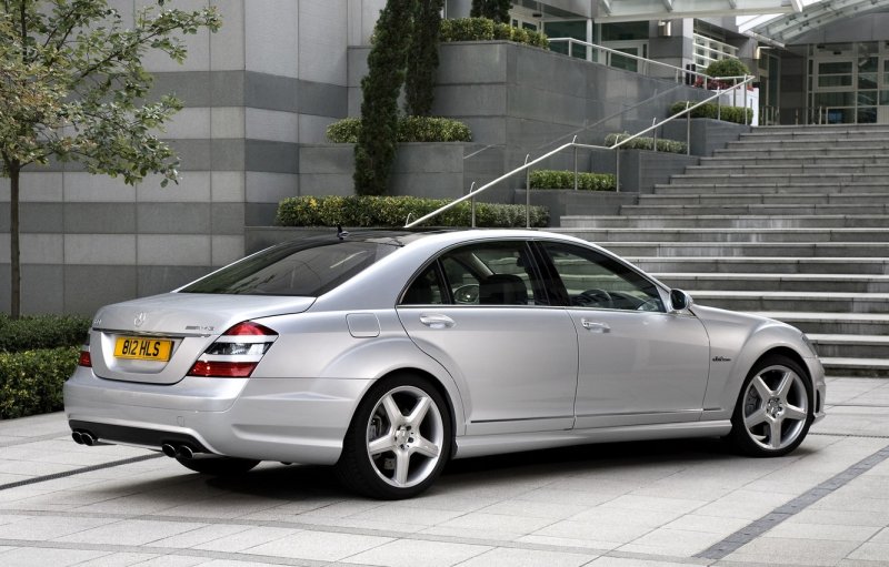 Mercedes Benz w221 AMG