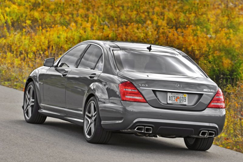Mercedes-Benz w221 s63