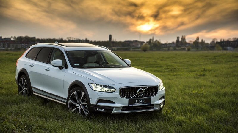 Вольво кросс Кантри v90 2020