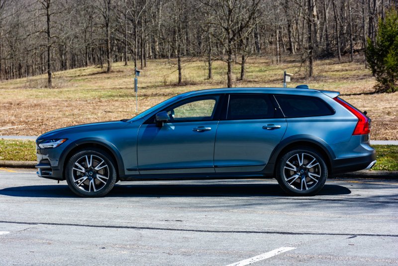 Volvo v90 Cross Country i