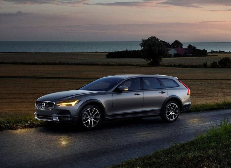 Volvo v90 Cross Country