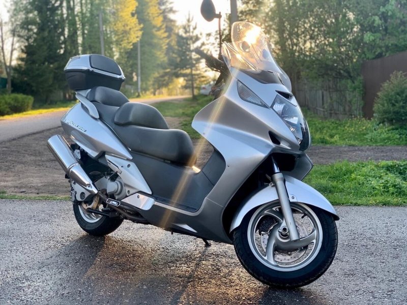 Макси скутер Honda Silverwing 600