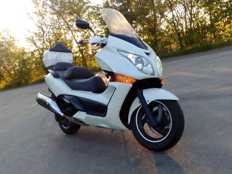 Макси скутер Honda Silverwing 600