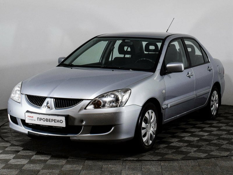 Mitsubishi машины в ряд