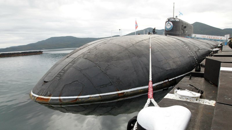 Памятник подводной лодке к-19