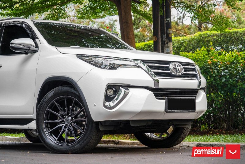 Toyota Fortuner диски r20