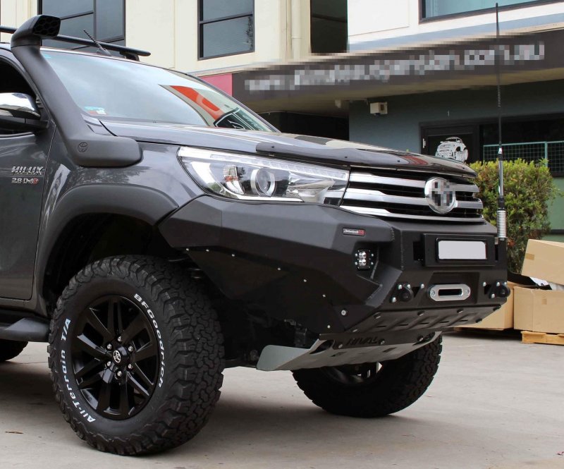 Toyota Hilux Rival