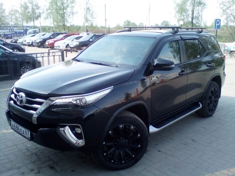 Toyota Fortuner на 20 дисках