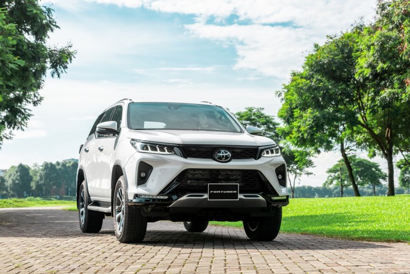 Toyota фортунер 2020