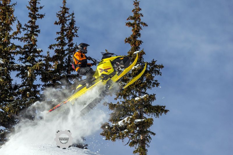 Трейл snowmobile Summit x