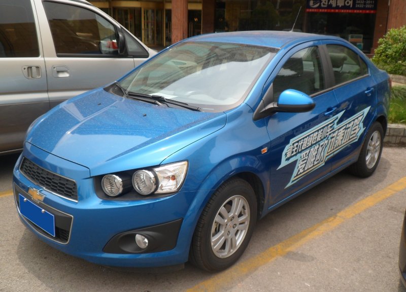 Chevrolet Aveo t300 хэтчбек