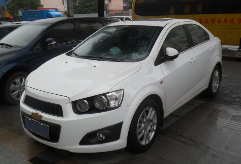Шевроле Авео т300 белая