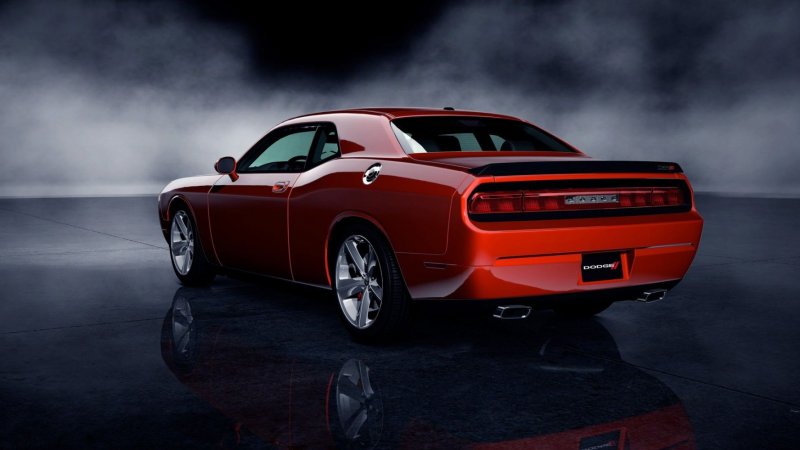 Dodge Challenger srt8