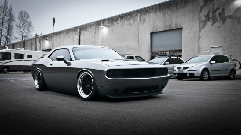 Dodge Challenger stance