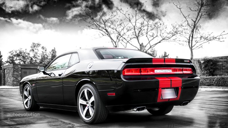 Dodge Challenger srt 2014