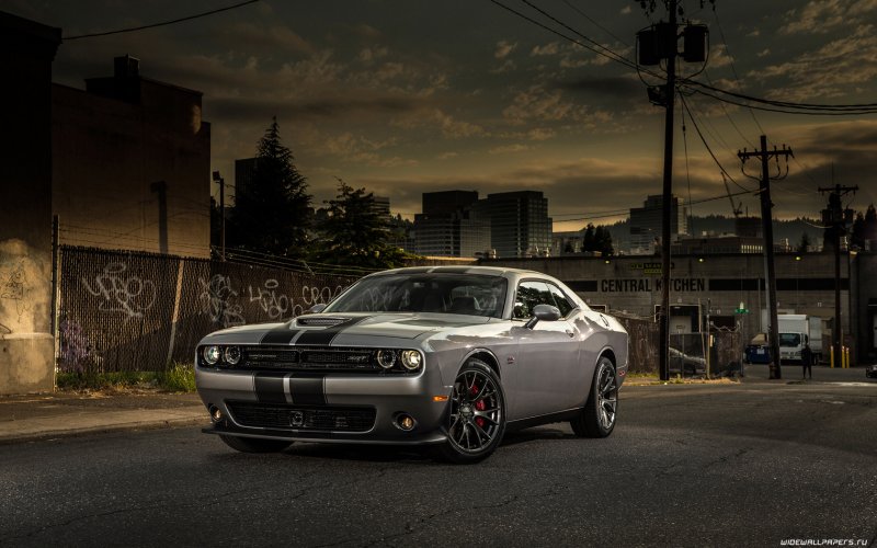Dodge Challenger srt 392