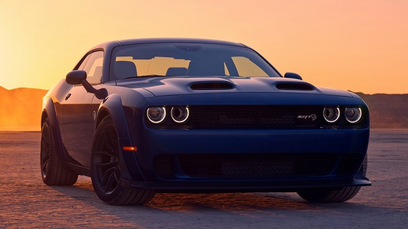 Dodge Challenger srt Hellcat