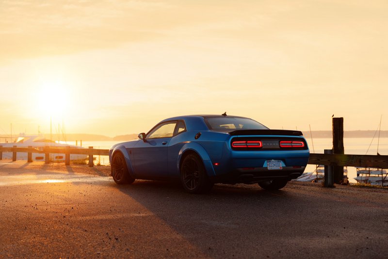 Dodge Challenger srt Redeye