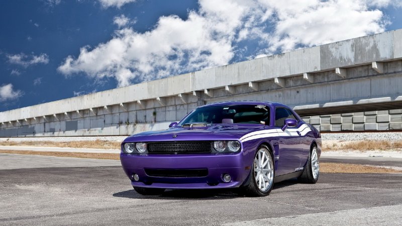 Dodge Challenger srt8 фиолетовый
