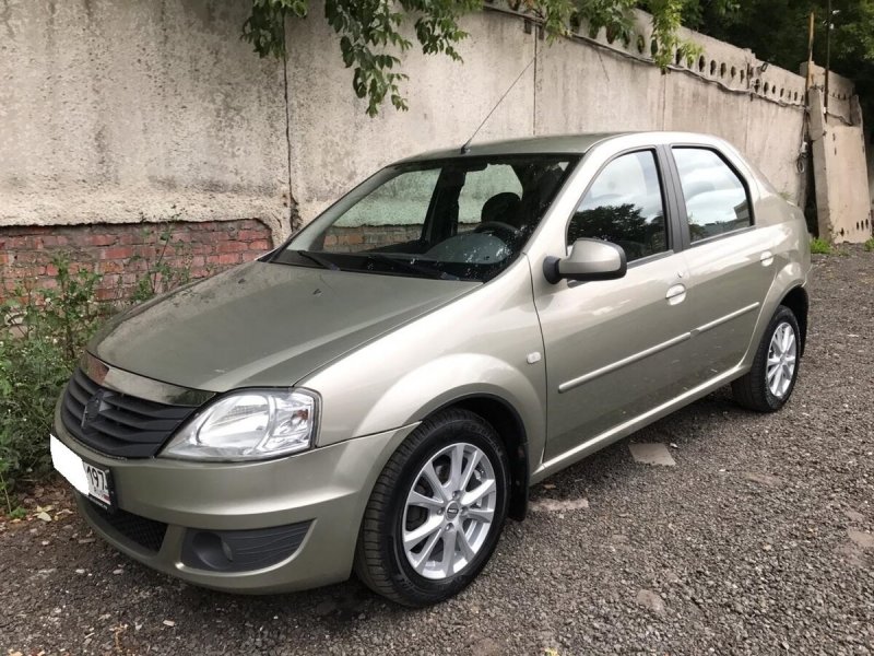 Renault Logan 2011