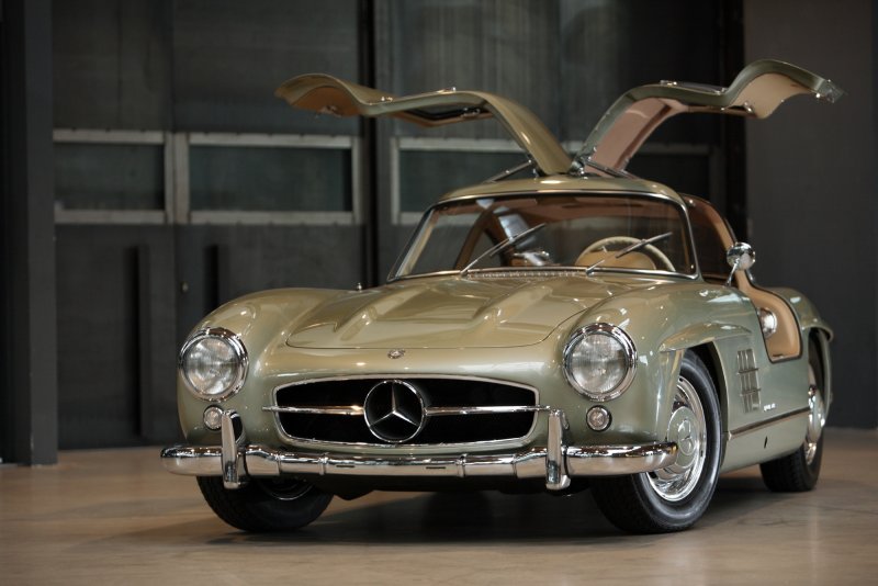 Mercedes Benz 300sl 2020