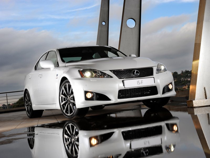 Lexus is f белый