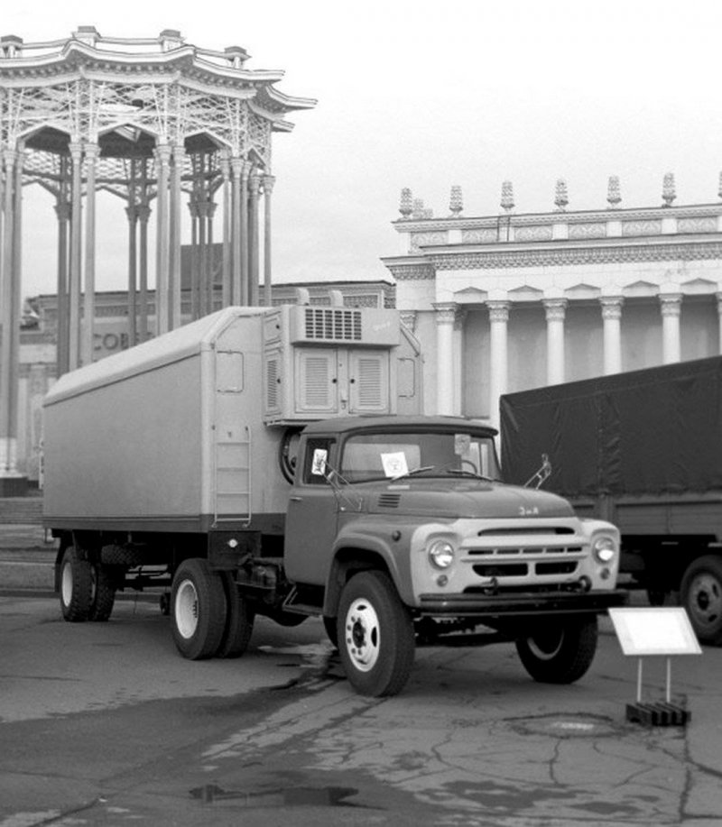 Автомобиль ЗИЛ-130 в1