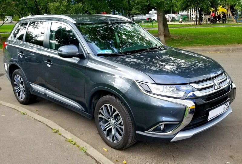 Mitsubishi Outlander 3