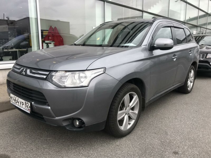 Mitsubishi Outlander 2012