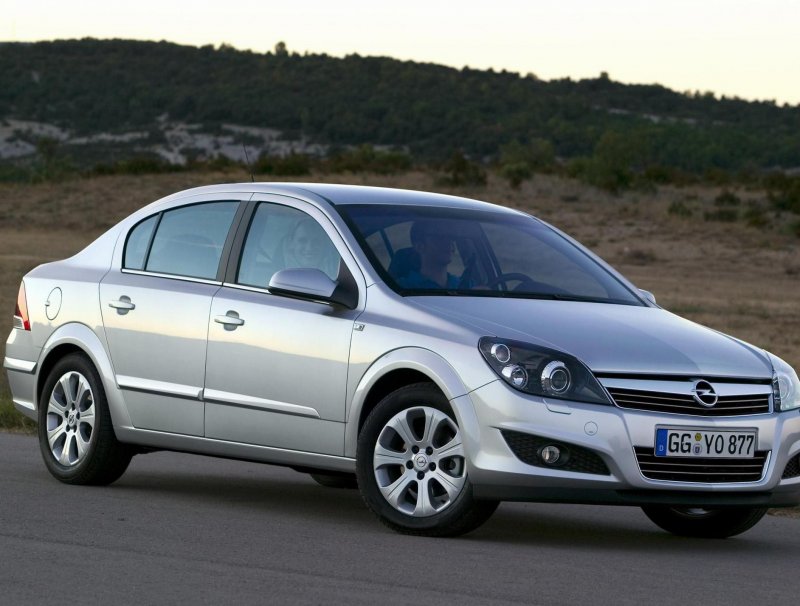 Опель Астра h 2007 седан