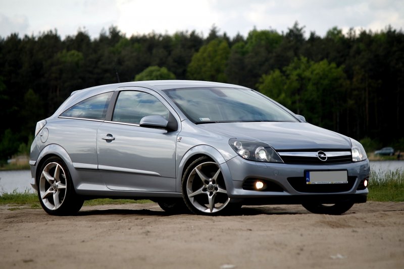 Opel Astra h GTC 2005
