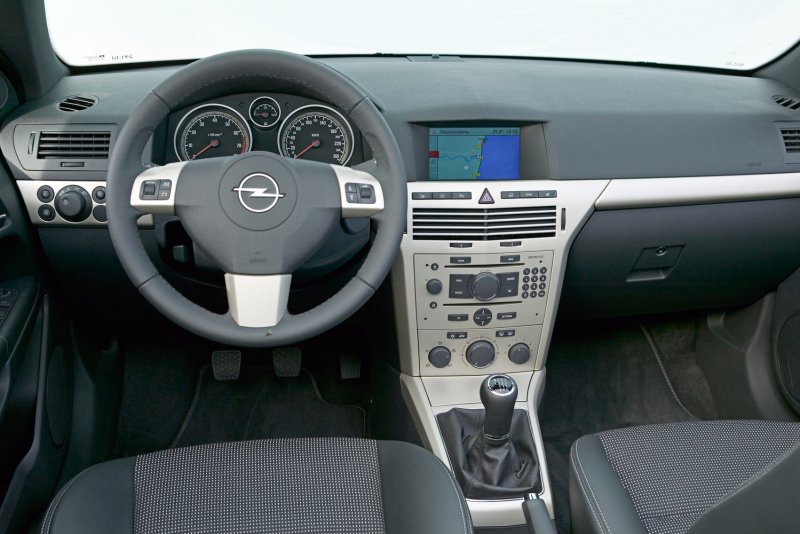 Опель Астра h 1.6 2008г
