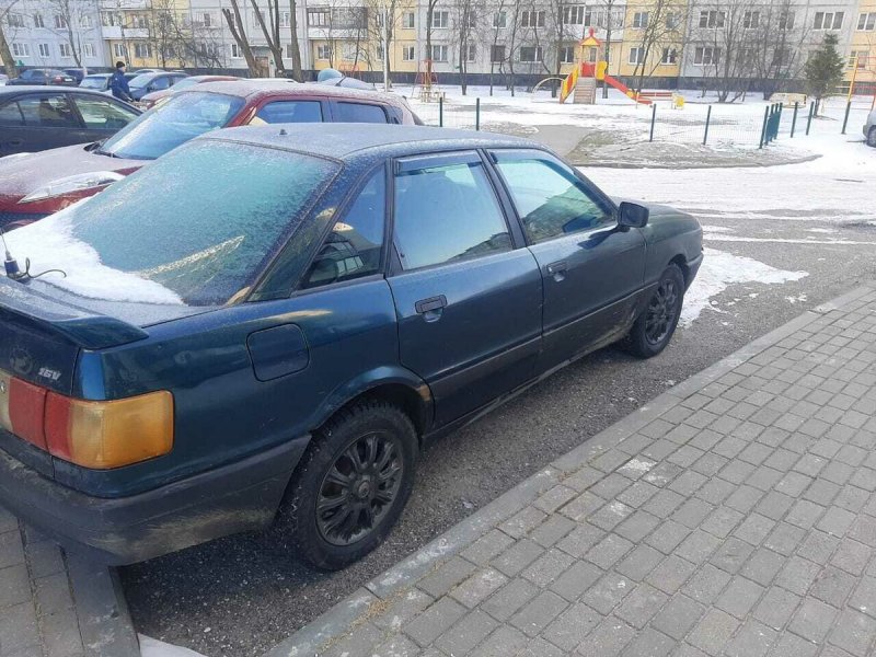 Ауди 1993 года выпуска фот