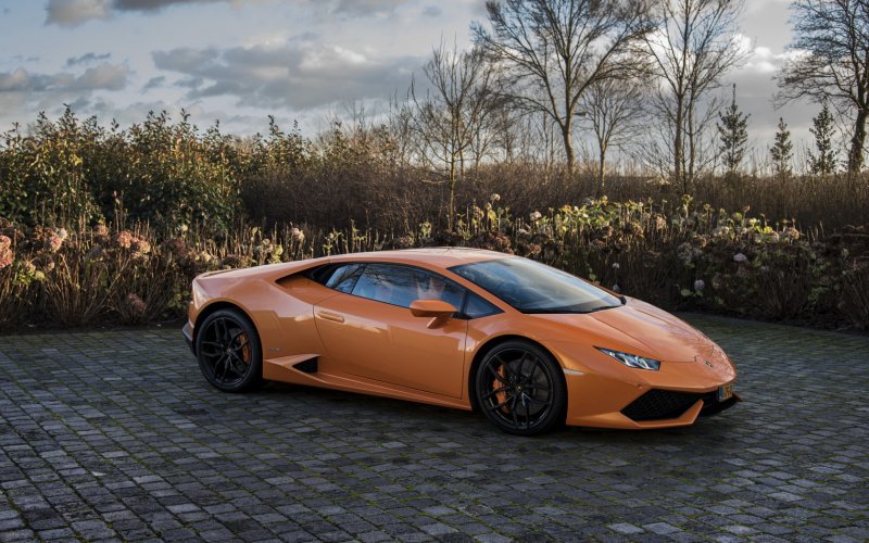 Lamborghini Huracan оранжевая