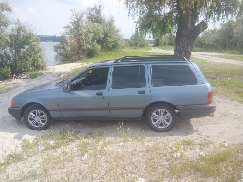 Ford Sierra i Рестайлинг универсал