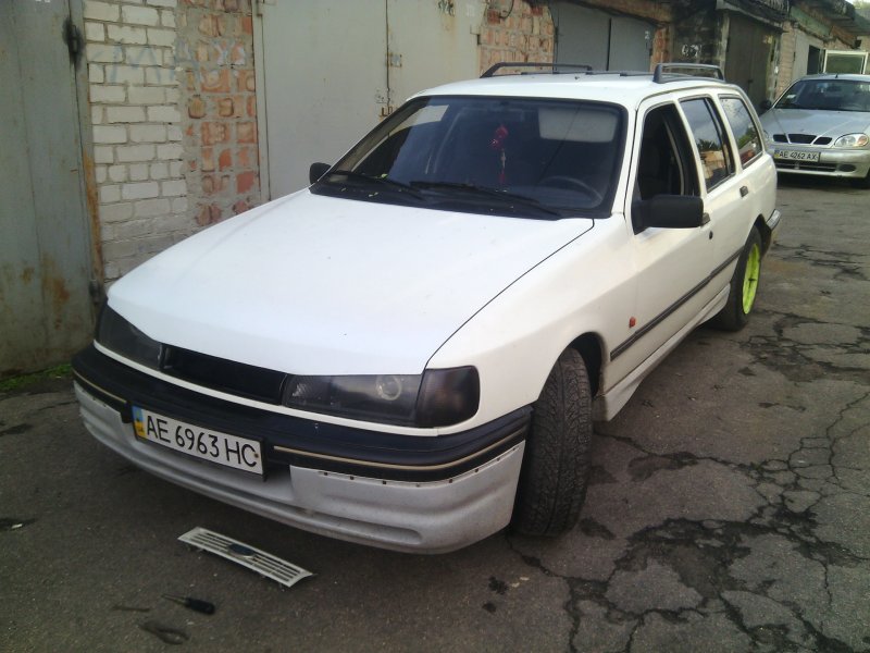 Ford Sierra 1984 лобовое стекло