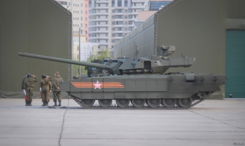 Т-14 Армата вид сбоку