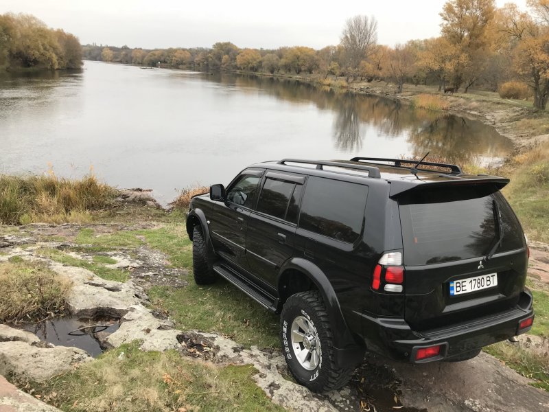 Mitsubishi Pajero Sport 1