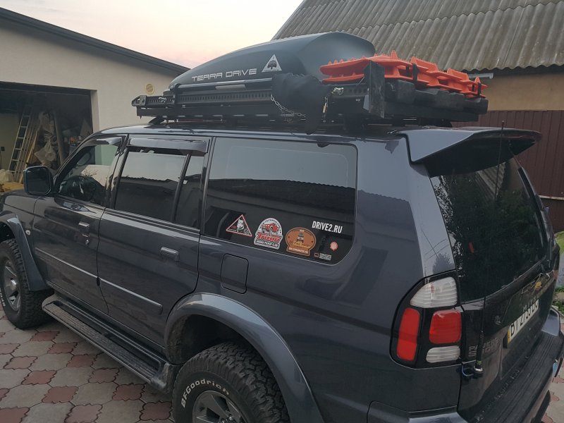 Экспедиционник Mitsubishi Pajero Sport 1