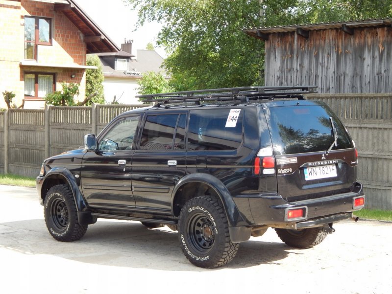 Mitsubishi Pajero Sport 1