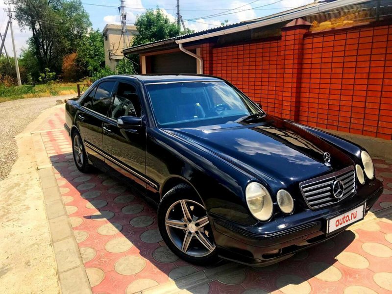 Мерседес 210 черный Рестайлинг