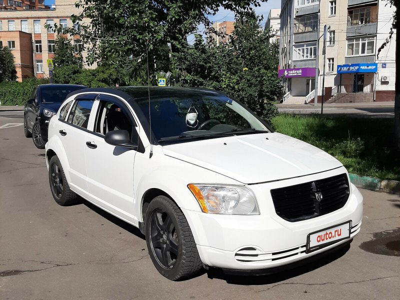 Dodge Caliber белый