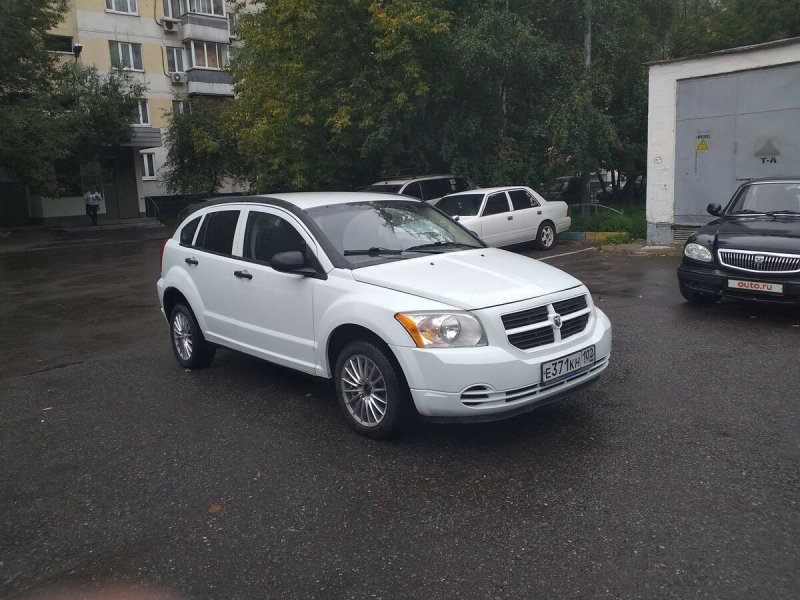 Додж Калибер белый