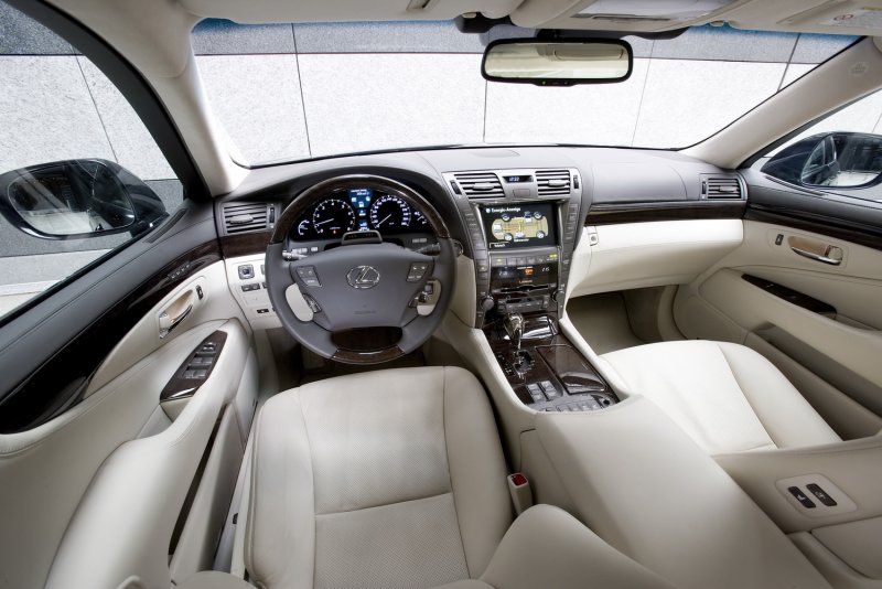 Lexus ls600 салон