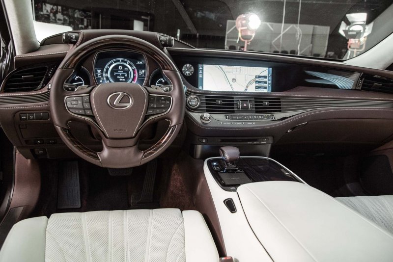 Лексус LS 500 2019