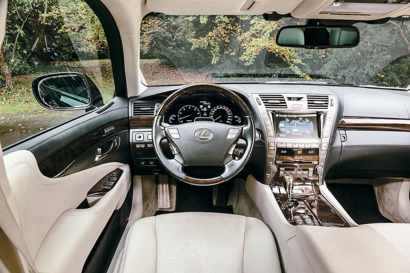 Lexus ls600 салон