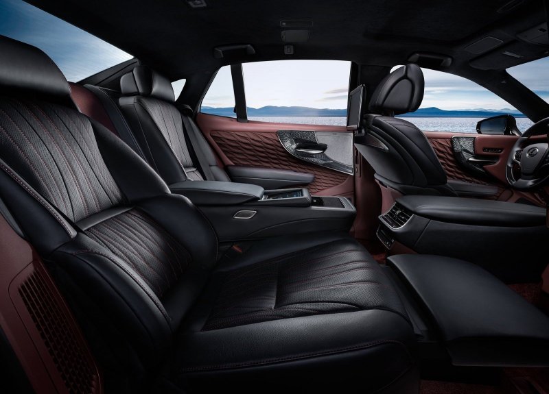 Lexus lc500h салон